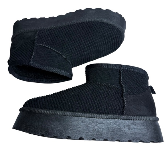 DL 1990 Dirty Laundry Ribbed Platform Shearling Boots | Black | Women’s 7 EUC - Picture 2 of 9